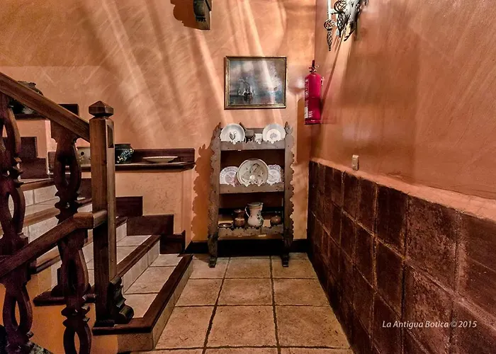 La Antigua Botica *
