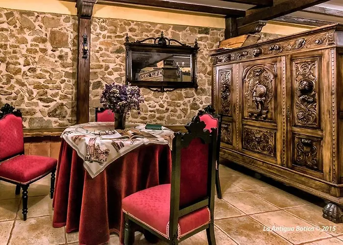 La Antigua Botica *